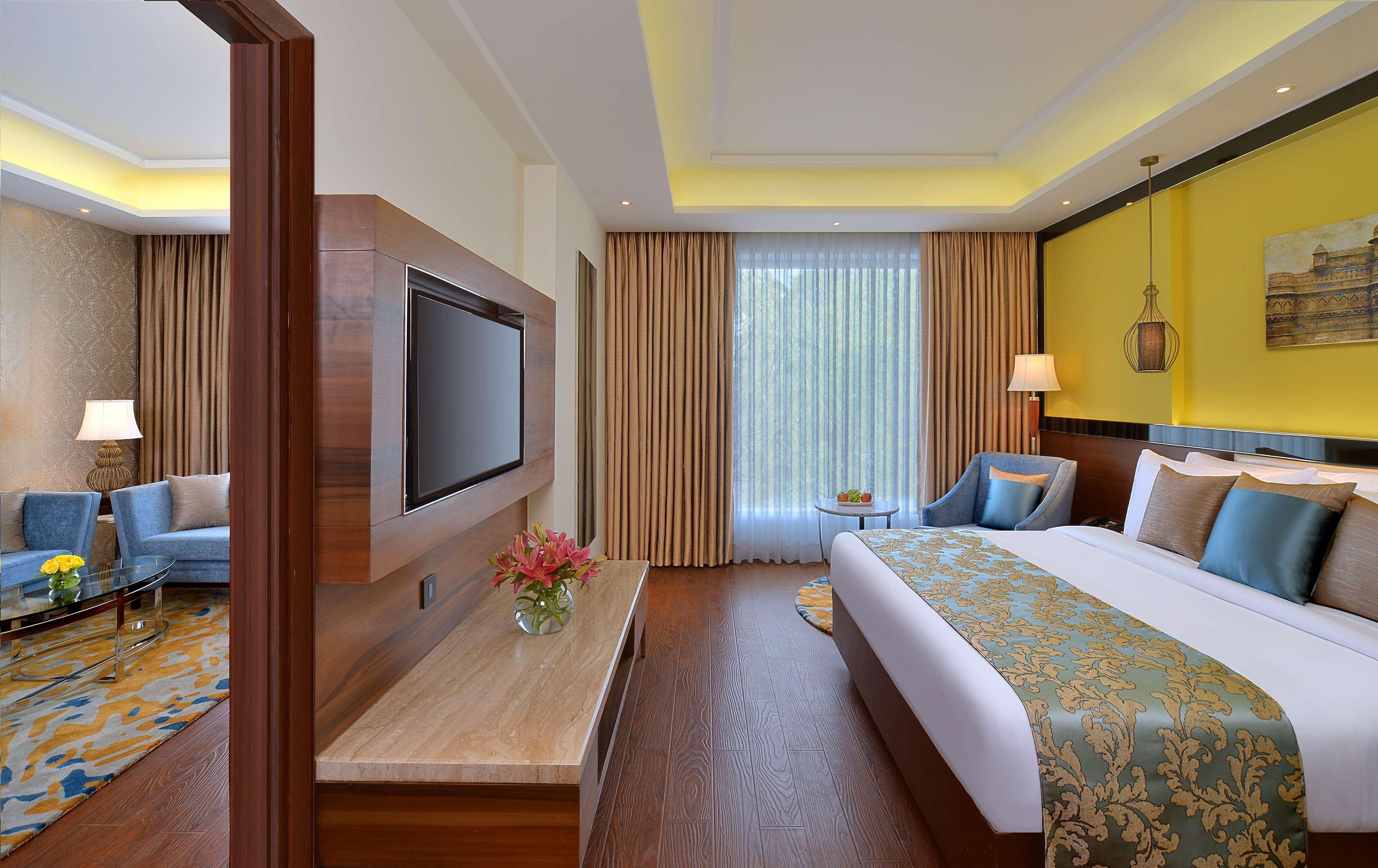Radisson Gwalior Hotel ภายนอก รูปภาพ