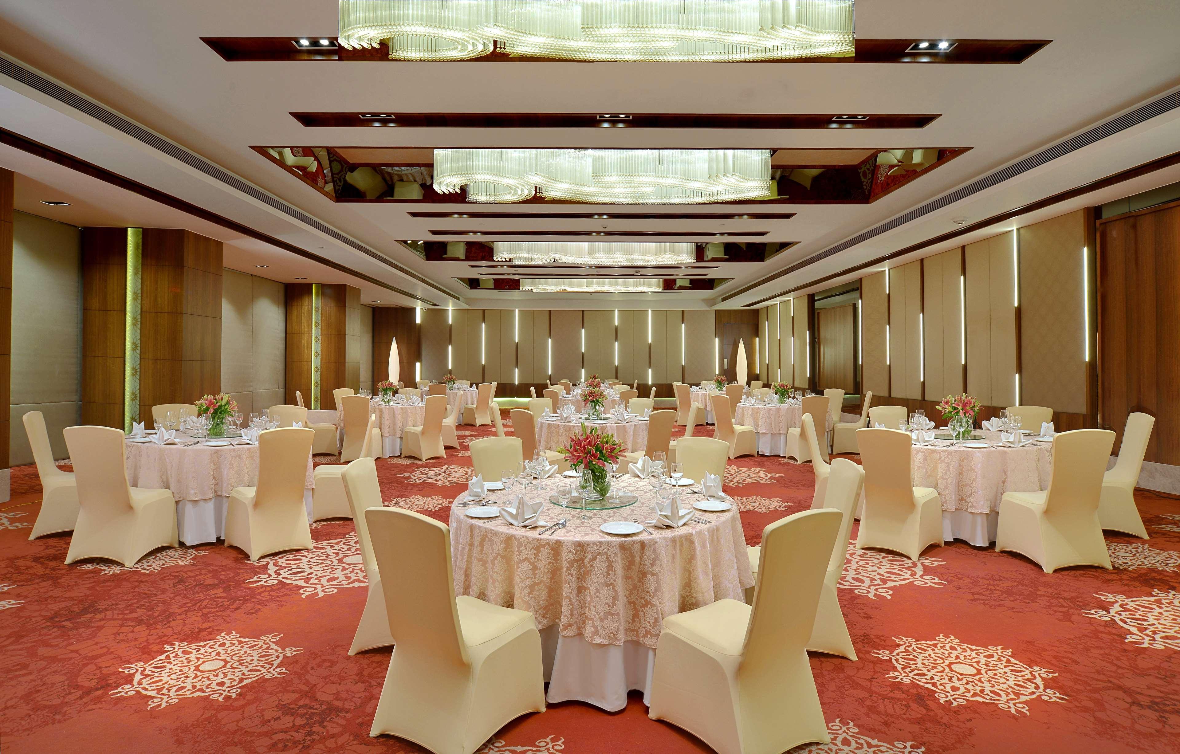 Radisson Gwalior Hotel ภายนอก รูปภาพ