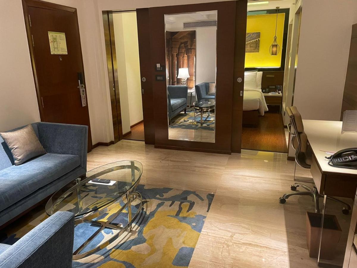 Radisson Gwalior Hotel ภายนอก รูปภาพ