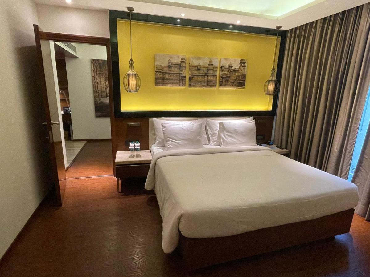 Radisson Gwalior Hotel ภายนอก รูปภาพ