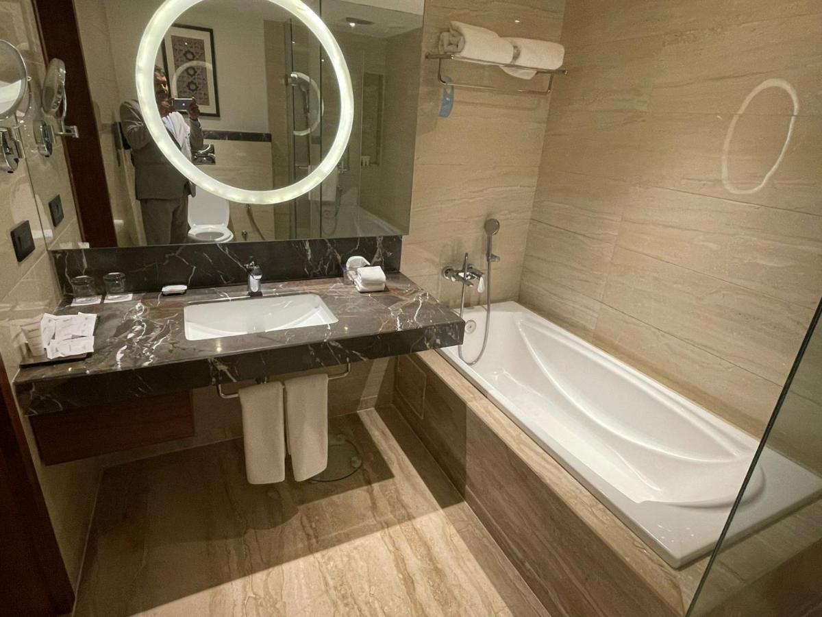 Radisson Gwalior Hotel ภายนอก รูปภาพ